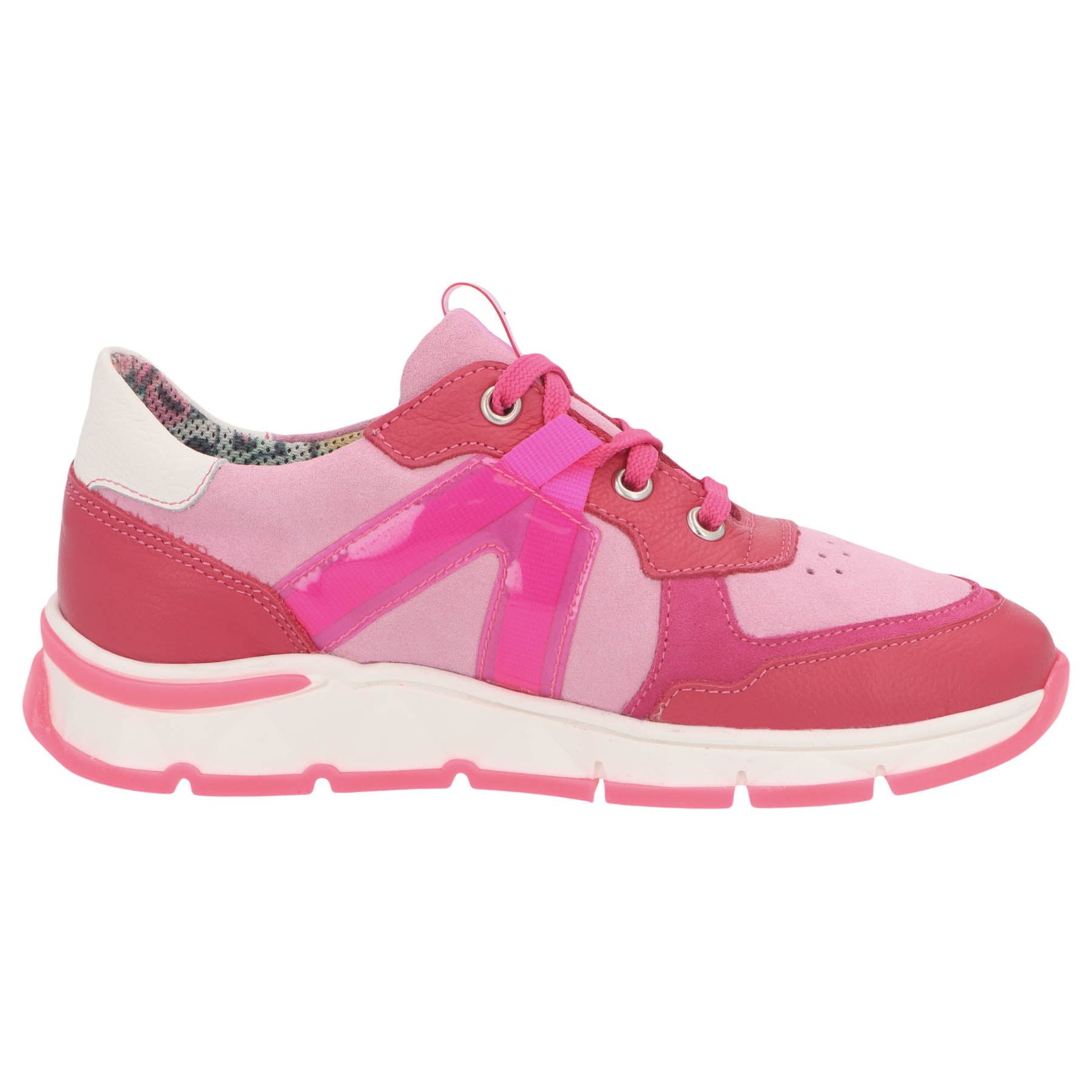 rote sneaker seitenansicht rechts